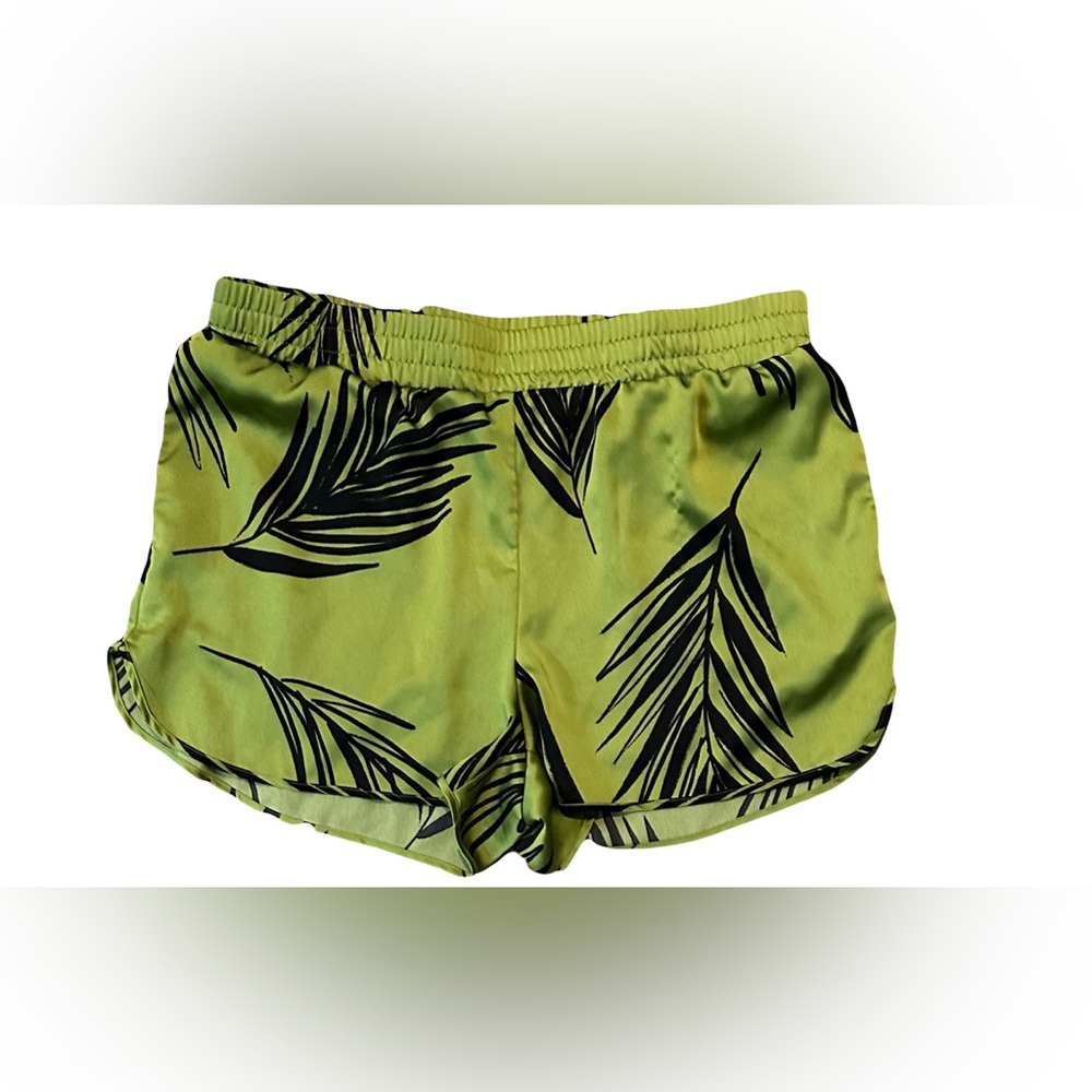 a new day Green Leaf Print Women's Athletic Shorts